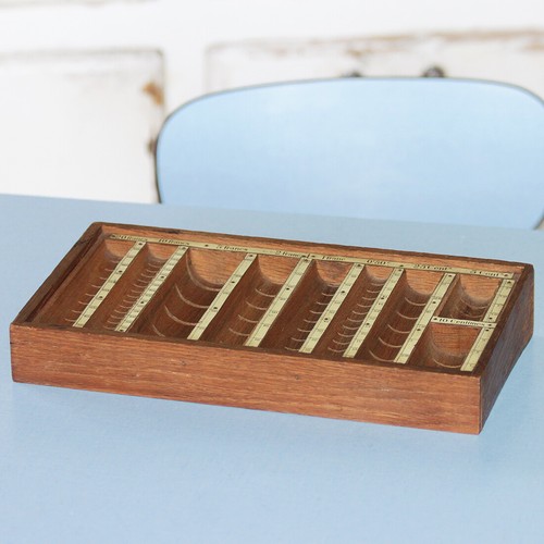Ancien monnayeur range - /,